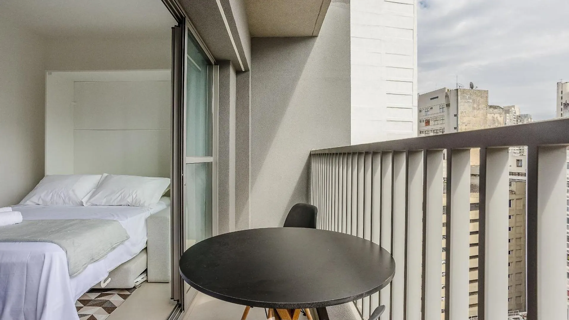 Studio c/ varanda e vista em Consolação - VNO1417 São Paulo Apartment